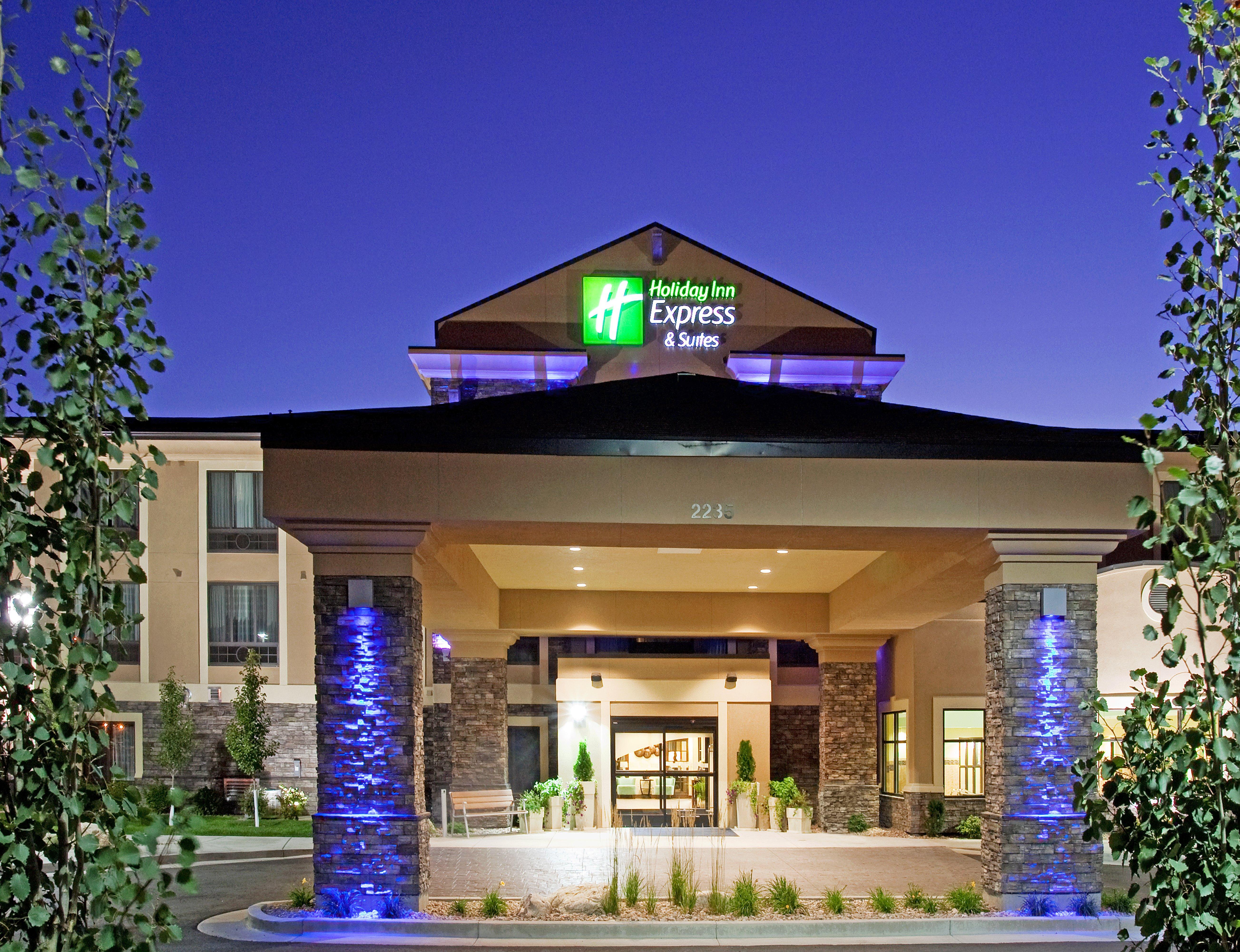 Holiday Inn Express & Suites Logan, An Ihg Hotel Extérieur photo